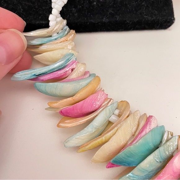 Vintage HAWAIIAN Real SHELL Rainbow Mermaid Core Summer Beach Vacation Necklace - Picture 4 of 9